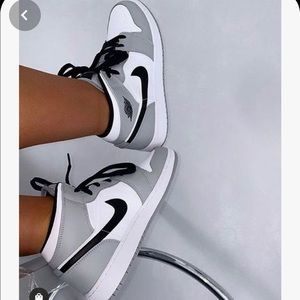 Meet your Posher, Myra